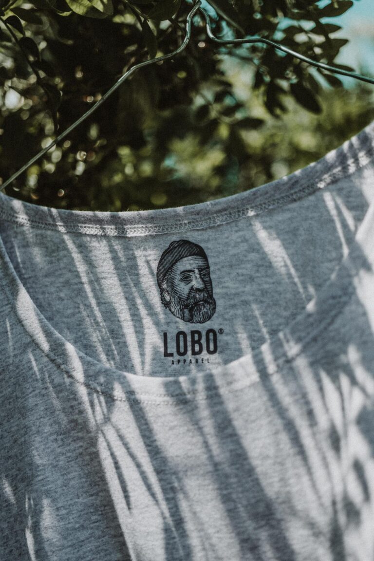 T-shirtCinzaBolso01